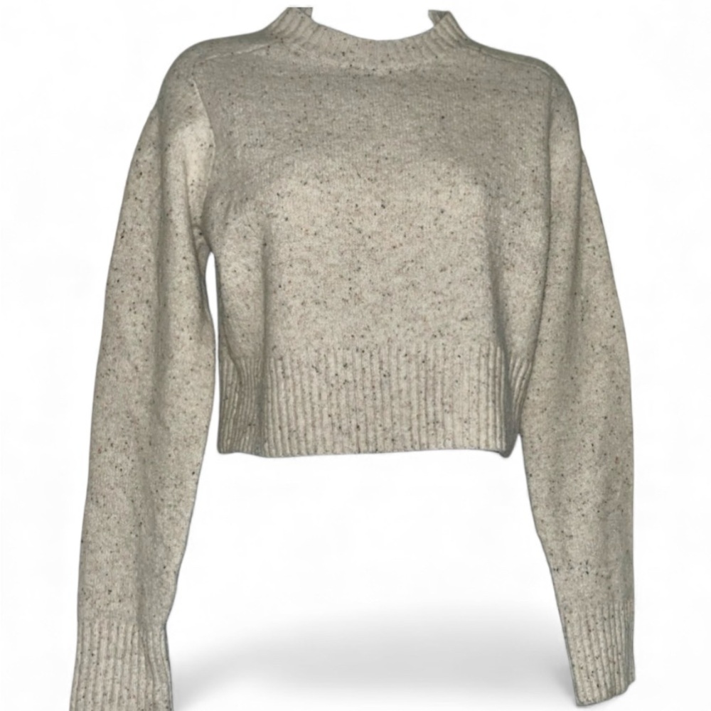 Universal Thread Women's Cream Sweater. XL. Perfect for layering!